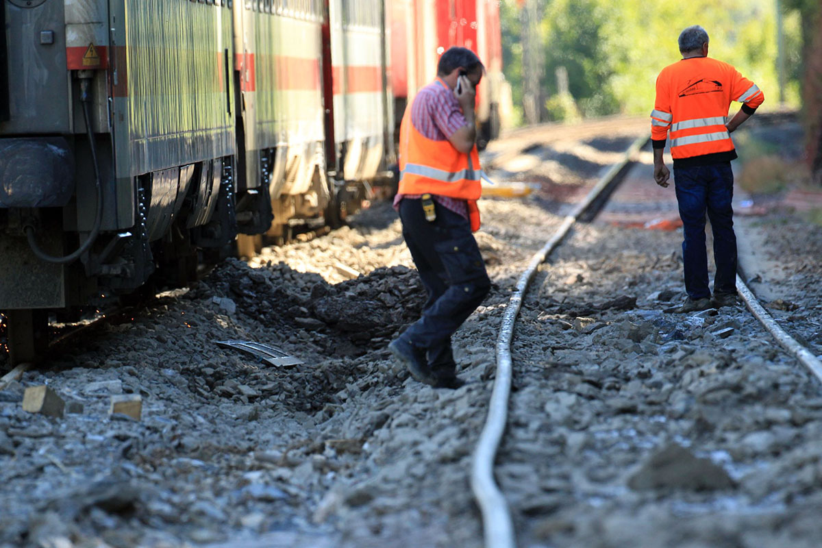 Zug auf der Rheinstrecke entgleist. Foto: picture alliance / dpa