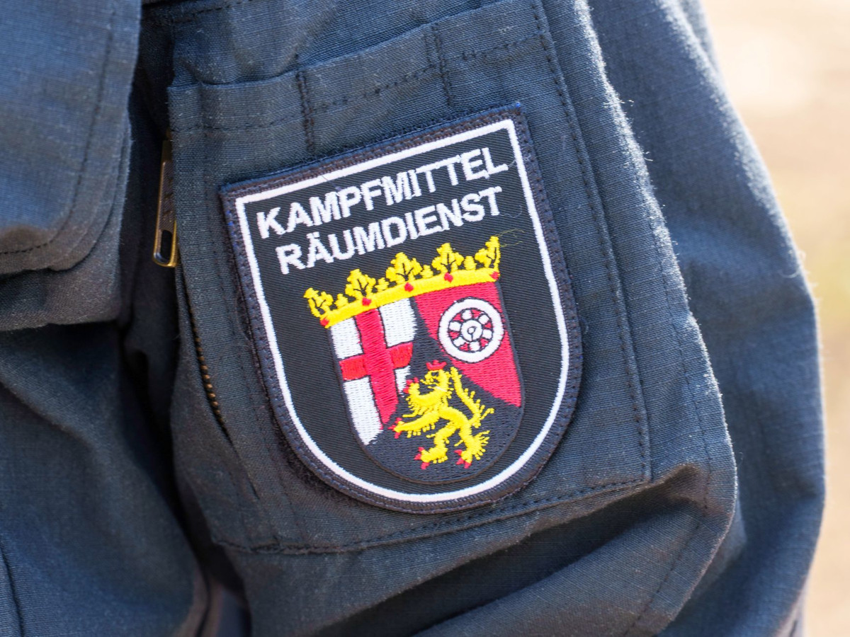 Weltkriegsbombe in Koblenz soll auf Baggerschiff entschärft werden