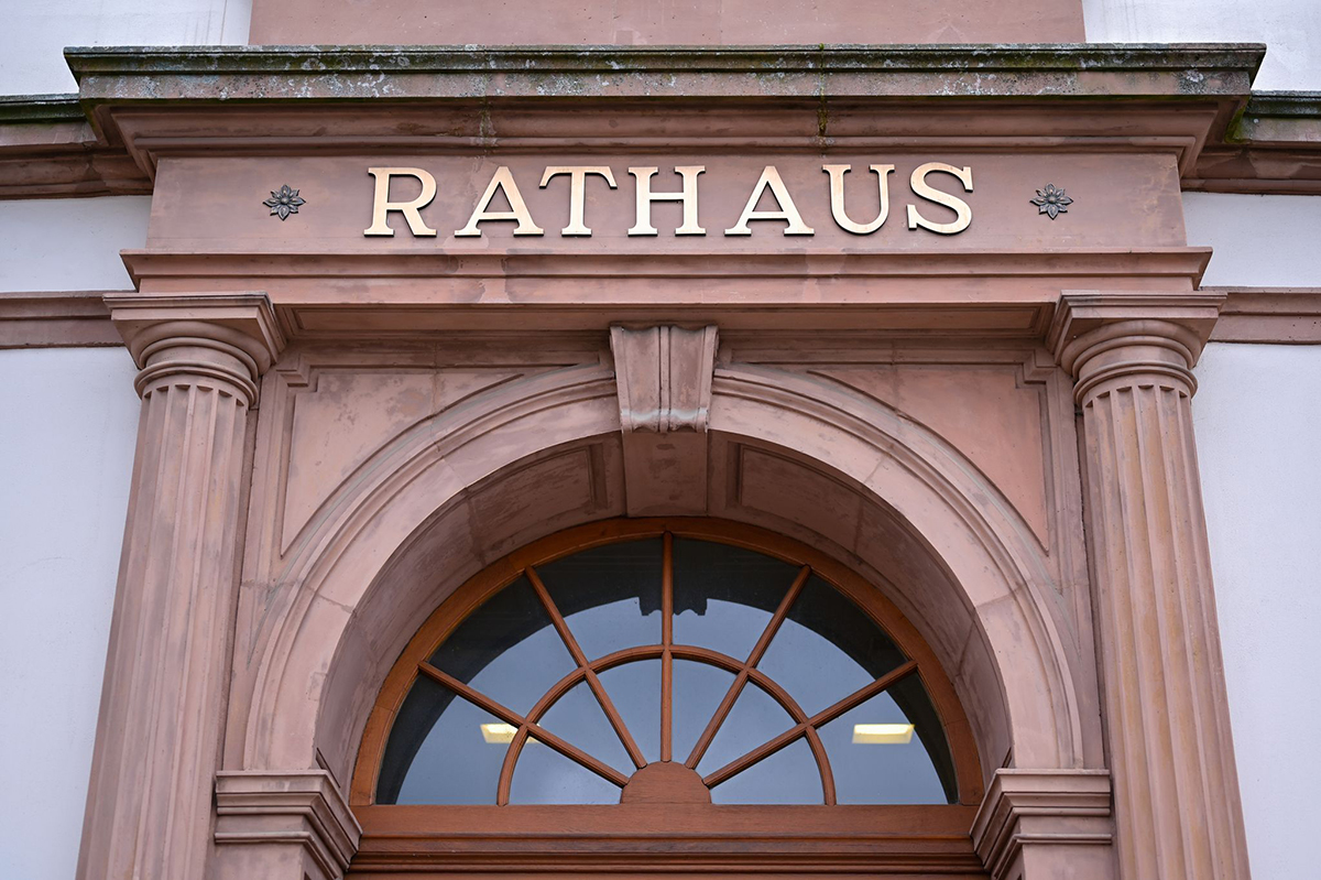 Rathaus. Foto: Uwe Anspach/dpa