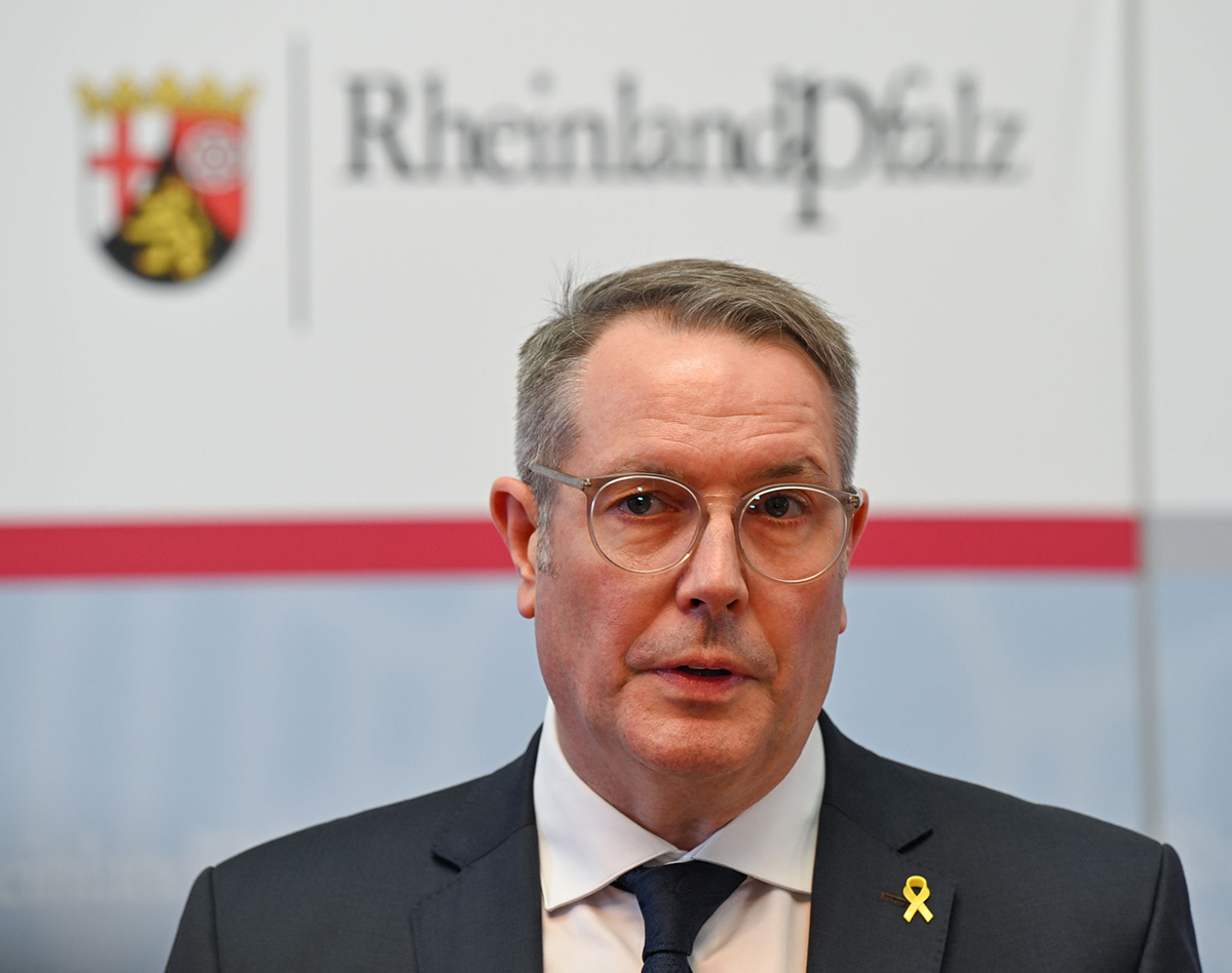 Ministerprsident Schweitzer lobt die Ampel-Koalition in Rheinland-Pfalz