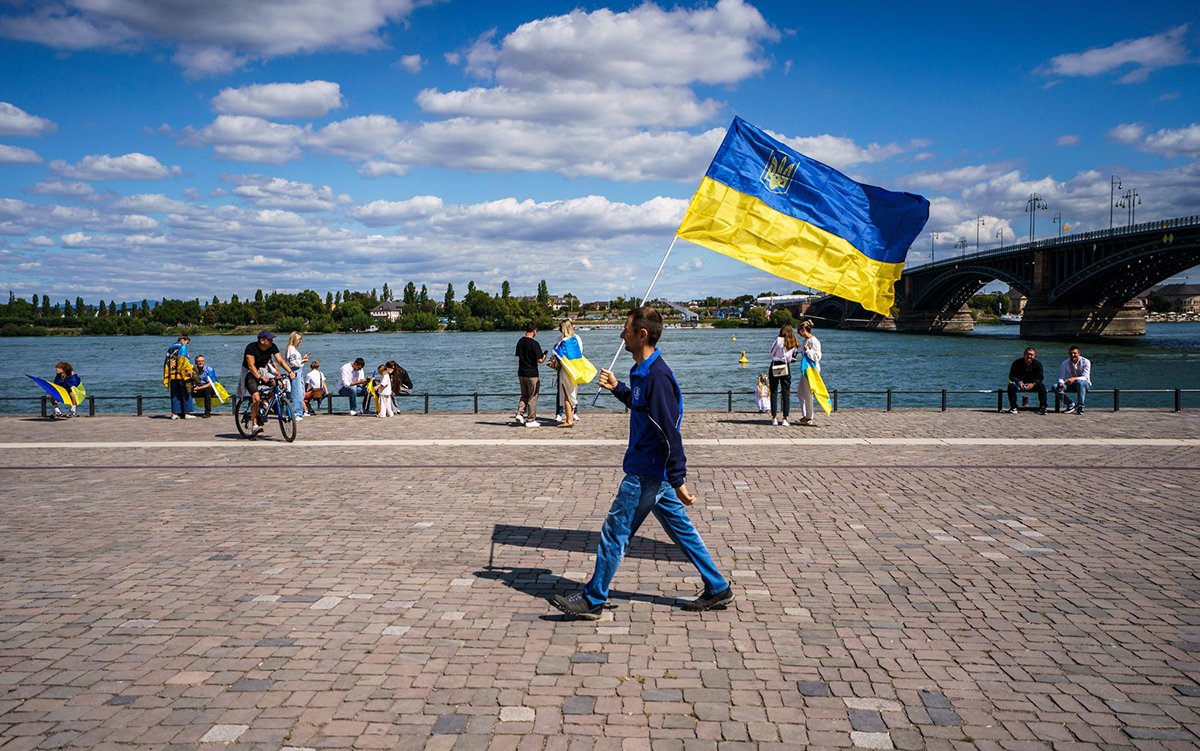 Menschenkette zum 34. Unabhngigkeitstag der Ukraine. Foto: Andreas Arnold/dpa