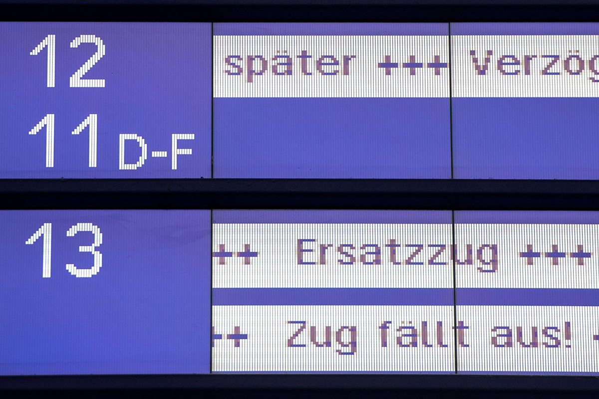 Bahn. Foto: Daniel Bockwoldt/dpa