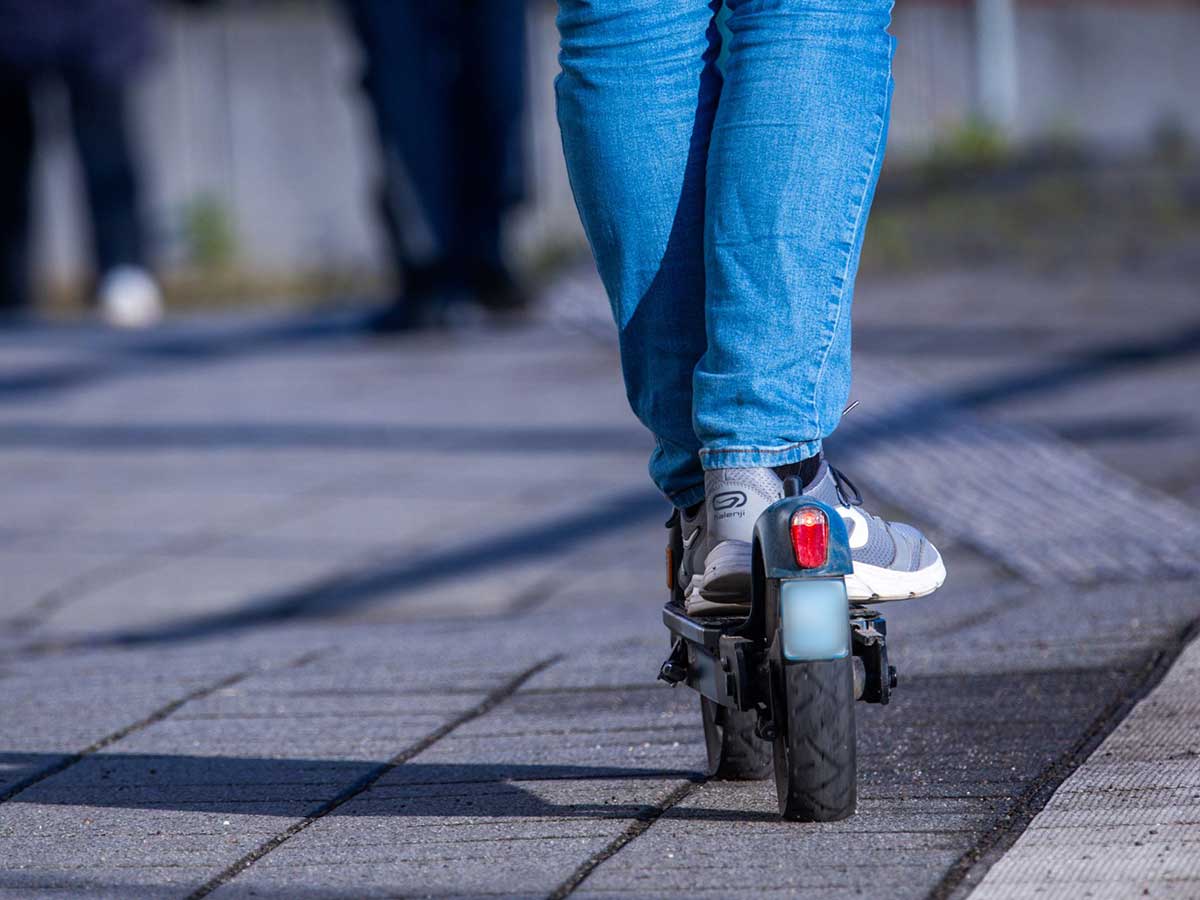 E-Scooter. (Foto: Jens B�ttner/dpa)