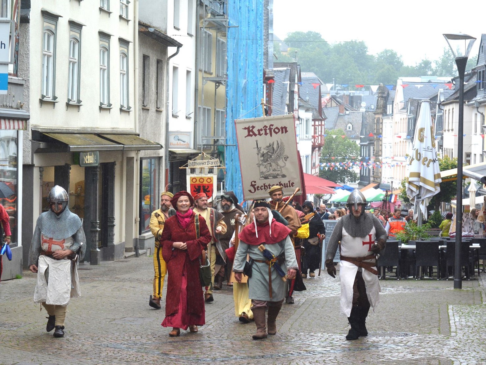 Mittelaltermarkt in Montabaur trotzt dem unfreundlichen Wetter