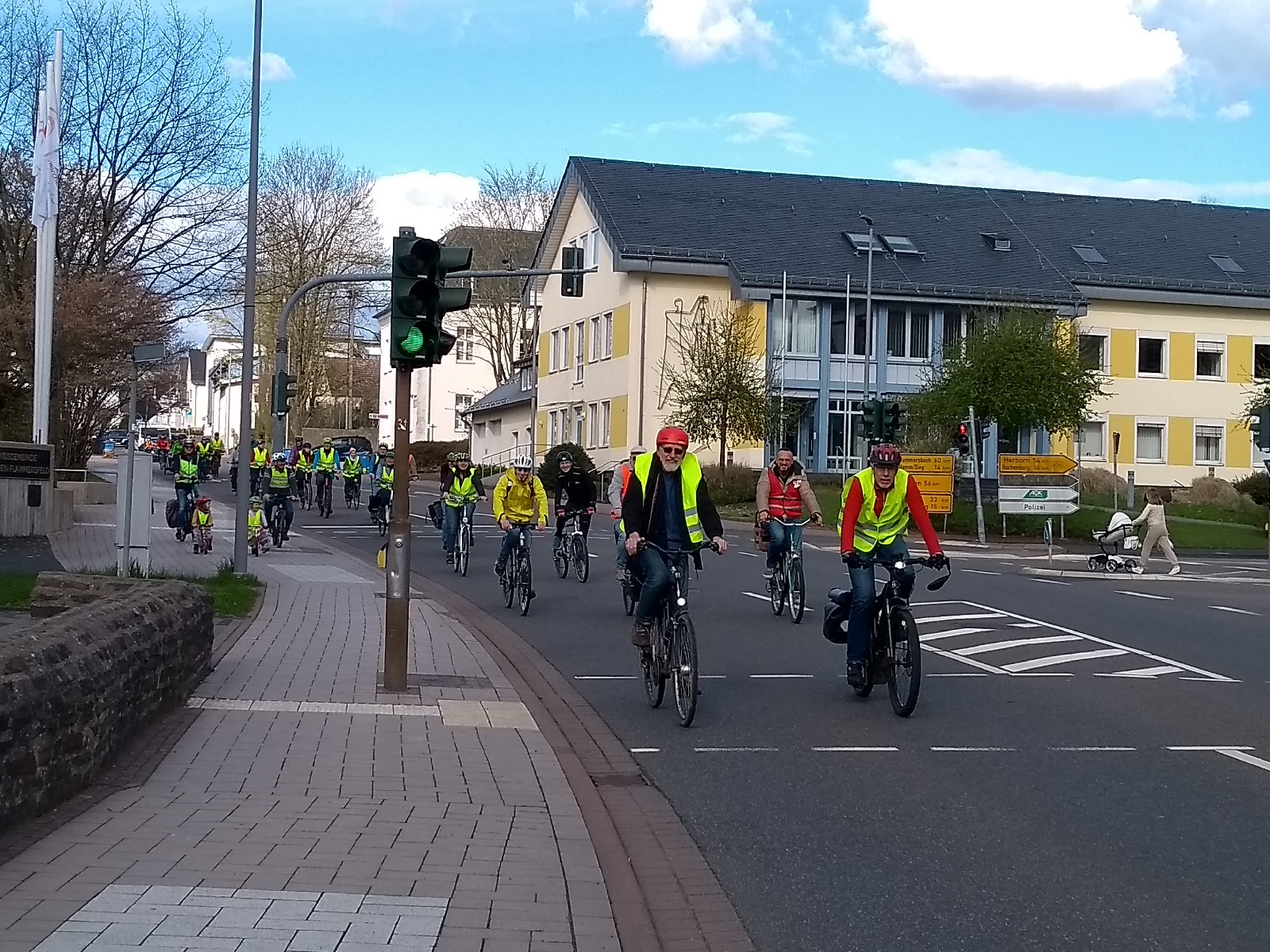 Critical Mass in Altenkirchen: Radfahrer-Aktion fr mehr Respekt im Verkehr