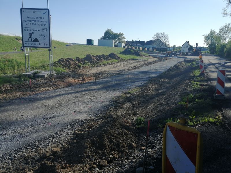 Im Bereich der neuen Buswendeanlage sind ebenfalls noch Restarbeiten zu erledigen. (Foto: hak)