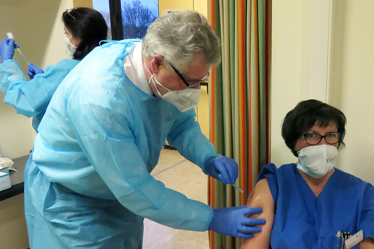 Impfstart in der DRK Kamillus Klinik in Asbach