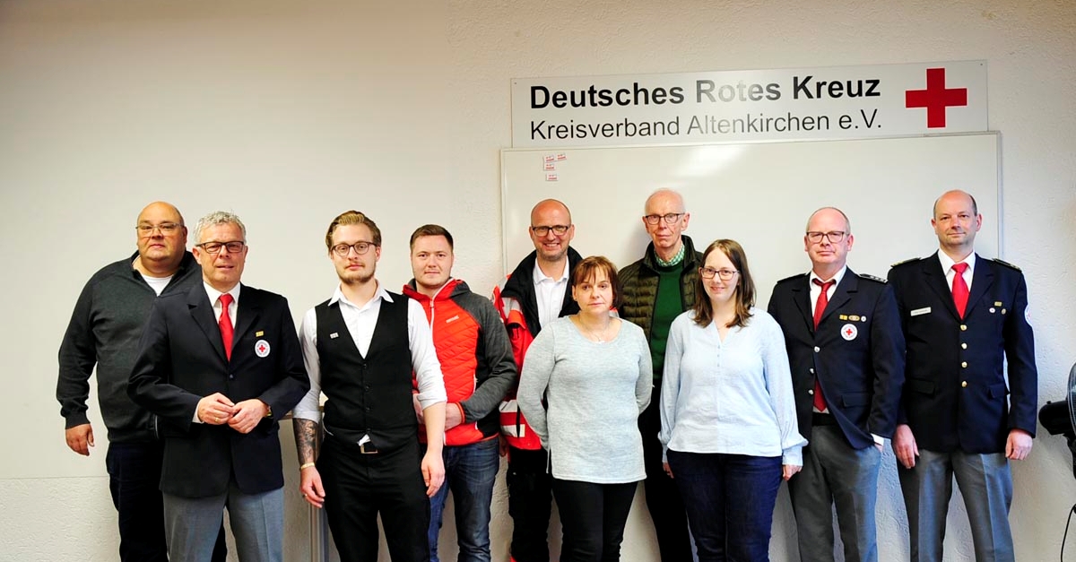Volker Hammer (2. von links) ehrte die anwesenden Mitglieder. (Foto: kk)