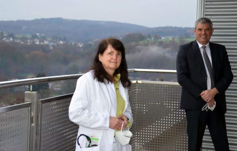 Die neue Chefrztin der Geriatrie in Diez: Dr. Cornelia Lippold, rechts Geschftsfhrer Guido Wernert. Foto: privat
