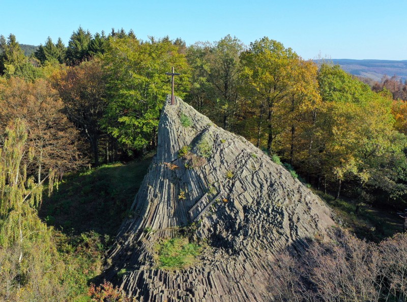 Nationaler GeoTop Druidenstein  das Wahrzeichen des Druidensteigs. Fotograf: www.mantomedia.de/Eul