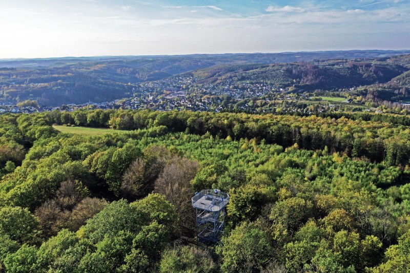 GeoBlick vom Ottoturm bei Kirchen in das Siegtal. Fotograf: www.mantomedia.de/Eul