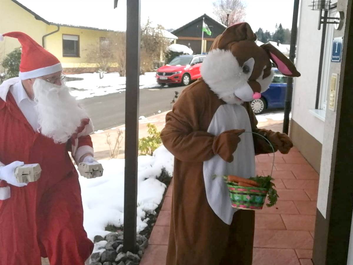 Mehr als 200 Kinder der Verbandsgemeinde Betzdorf-Gebhardshain malten, bastelten, rtselten oder wanderten, um die Aufgaben fr die Osteraktion Ei-Catcher zu lsen und Aktionseier zu ergattern. (Fotos: Jugendpflege)