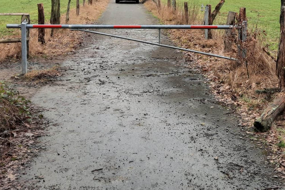 Radfahrerin an Wegschranke schwer verunglckt