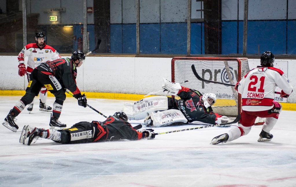 EGDL-Keeper Tim Stenger / Patrick Schmid beim Treffer zum 5:2. Foto: Die Knipserin