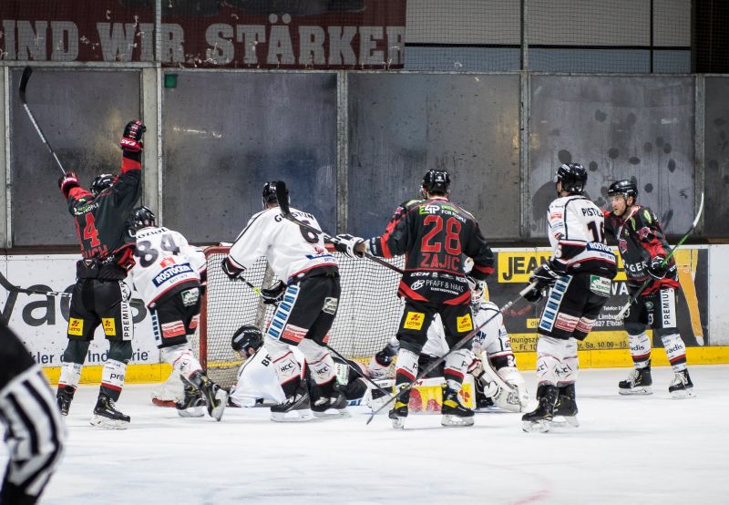 Andre Bruch bei seinem Treffer. Foto: Nicole Baas