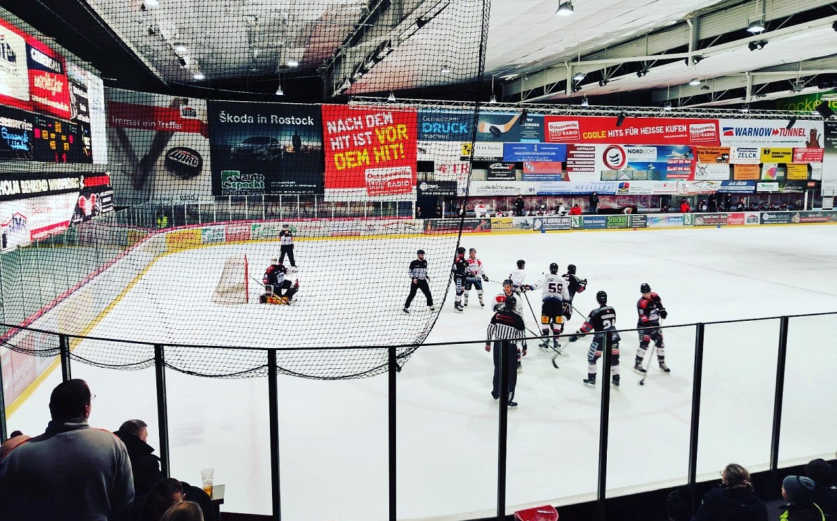 Eishockey: Rockets siegen in Rostock