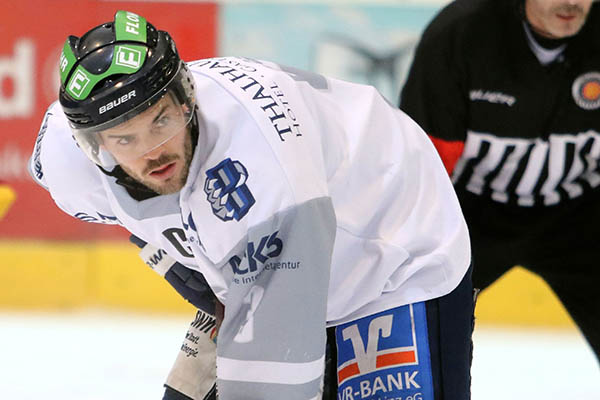 Bauerntrick, Alleingang, und, und, und: Dem vierfachen EHC-Torschtzen Stephan Frhlich gelang in Herford fast alles.