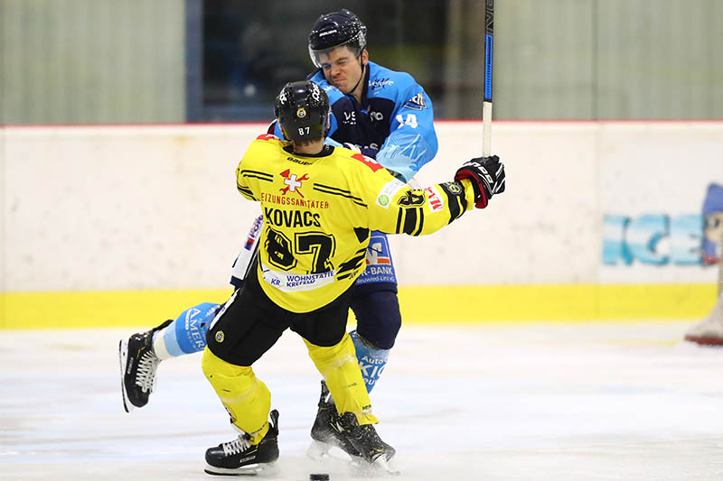 Das Krefelder Oberliga-Team tat sich am Sonntag schon ganz schn schwer an den Bren um Frederic Hellmann vorbeizukommen. Auch gegen Hamm und Neuss wollen die Neuwieder standhaft sein. Foto: Verein