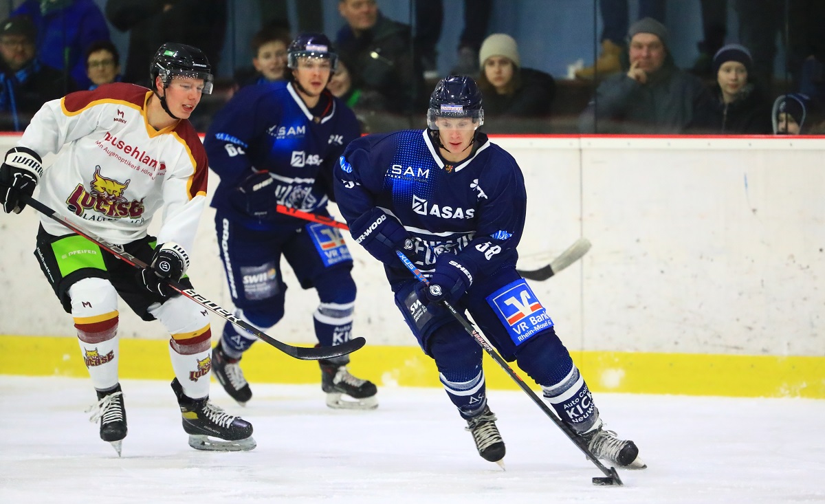 Meistens ein Schritt schneller am Puck: Die Bren (hier: Jan-Niklas Linnenbrgger) bleiben in einer eigener Halle in den Pflichtspielen der Saison 2022/23 ungeschlagen. (Foto: privat)