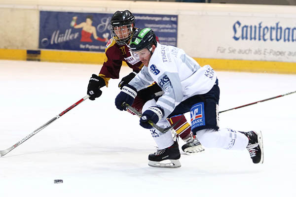 EHC pirscht sich an Platz zwei heran