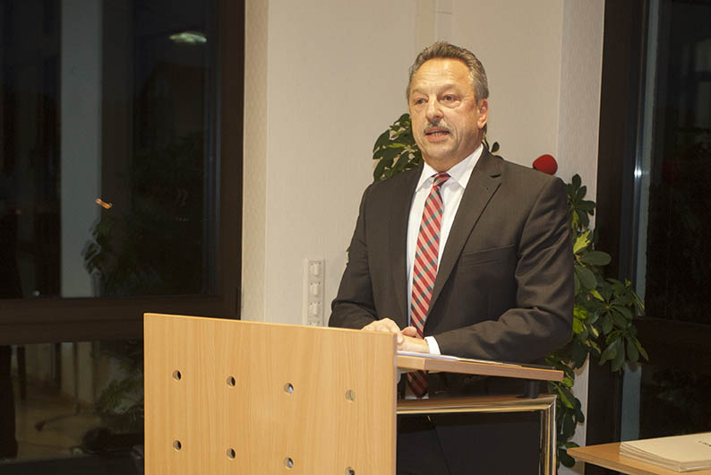 Hans-Werner Breithausen nahm die Ehrungen vor. Fotos: Wolfgang Tischler