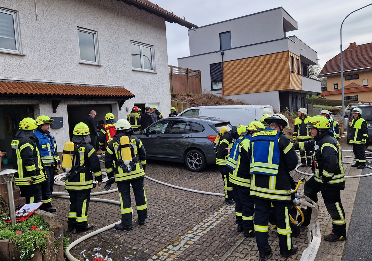 Kaden: Kellerbrand verursachte Brandrauch im kompletten Wohnhaus