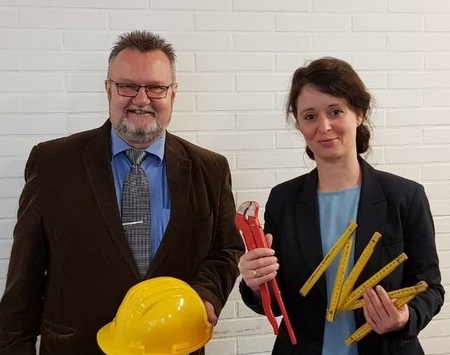 Peter Gehrke und Andrea Rohrbach werben fr das Kooperationsprojekt Ein Tag im Handwerk