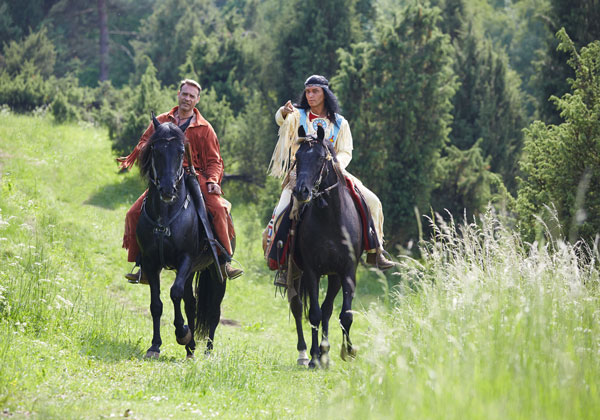 Ab dem 23. Juni reiten Winnetou und Old Shatterhand wieder auf der Freilichbhne in Elspe. (Foto: Karl-May-Festspiele Elspe) 