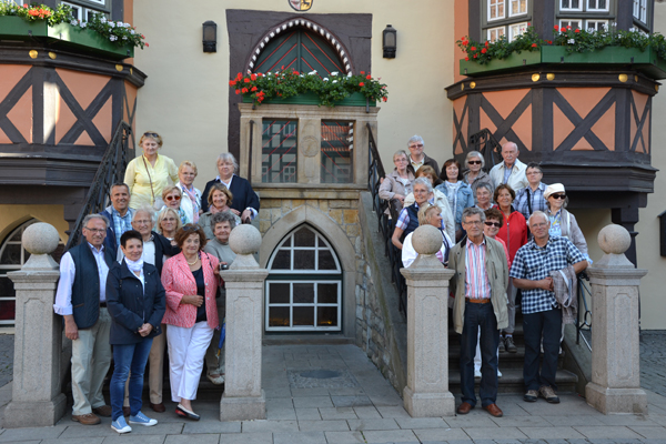 Die Reisegruppe vor dem historischen Rathaus Wernigerode. Foto: Privat