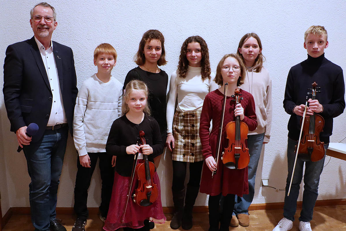 Feierlicher Hhepunkt: Stdtische Musikschule glnzt bei Adventsfeier