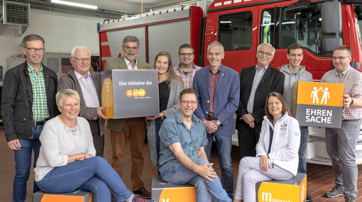 Jeweils 750 Euro aus der EVM-Ehrensachegehen an den Frderverein der freiwilligen Feuerwehr Berod sowie an den Brgerverein Idelberg e.V. (Foto: EVM/Rder-Moldenhauer)