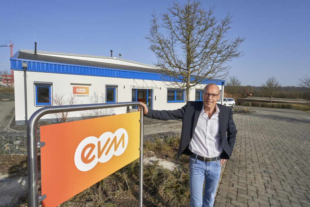 evm-Energieberater Arno Ilse ist an drei Tagen pro Woche vor Ort und kmmert sich um die Kundenberatung. Foto: Sascha Ditscher/evm