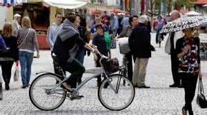 Frhling und Sonnenschein locken Fahrradfahrer auf die Straen 