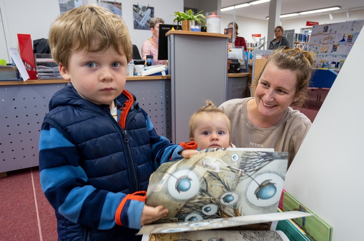 Viele junge Familien nutzen regelmig das Angebot der Stadtbcherei Selters. (Foto: privat)