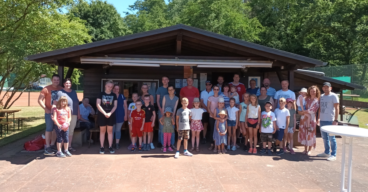 Auf dem Family-Day des WSN konnten sich Klein und Gro im Tennis ausprobieren. (Foto: WSN)