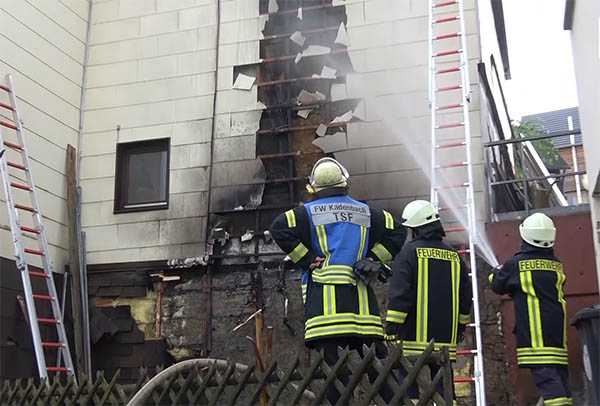 Auenfassade eines Wohnhauses in Eitelborn fngt Feuer