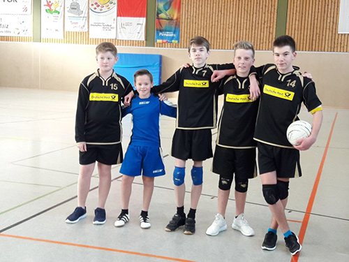 Faustballer des VfL Kirchen zeigten sich kmpferisch