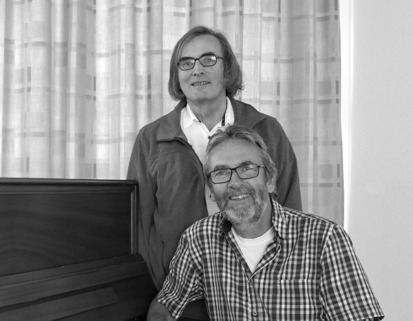 Heiner und Martin Feldhoff (vorne) kommen zu den Westerwlder Literaturtagen. (Foto: privat)