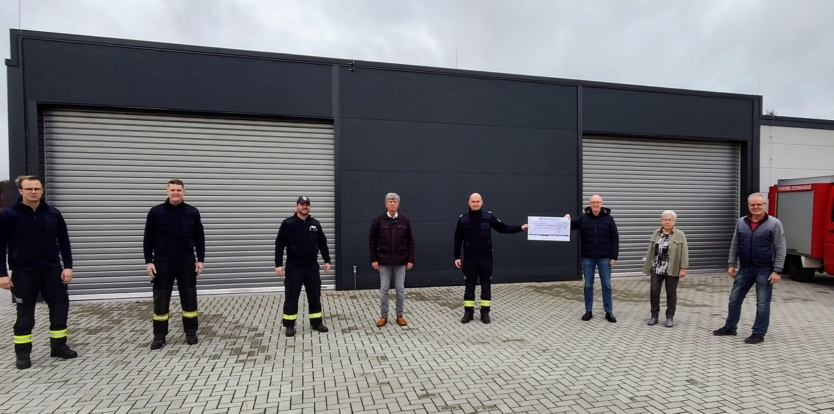 Feuerwehr Krmmel-Sessenhausen freut sich ber Spende der FWG Sessenhausen