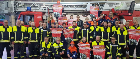 Der Lschzug Kirchen und die Jugendfeuerwehr Kirchen freuen sich auf einen schnen Festsonntag. (Foto: Feuerwehr Kirchen) 