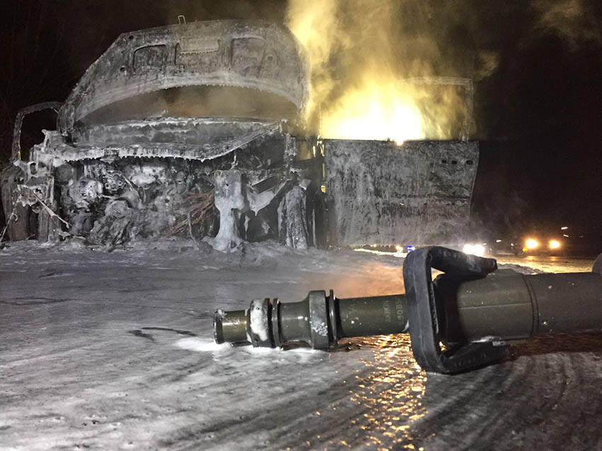 PKW auf A 3 bei Windhagen ausgebrannt