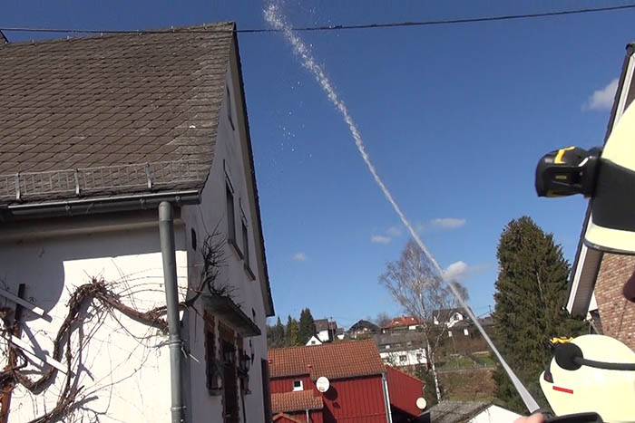 Fernsehkabel fing in Poststrae Raubach Feuer