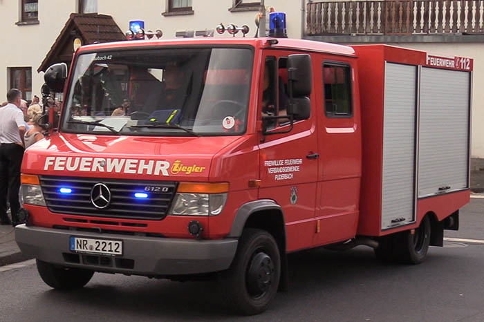 Die Feuerwehr Raubach sorgte wieder fr den sicheren Verlauf des Schtzenumzuges. Foto: Wolfgang Tischler