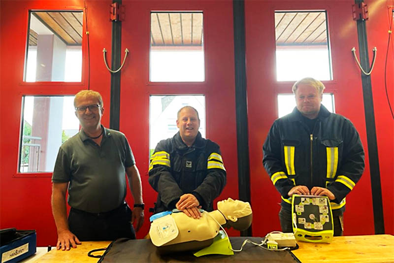 Defibrillator fr die freiwillige Feuerwehr Gromaischeid