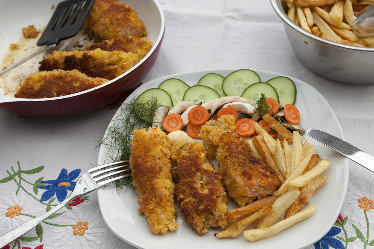 Westerwlder Rezepte: Knusprige Fischstbchen mit Fritten selbst gemacht