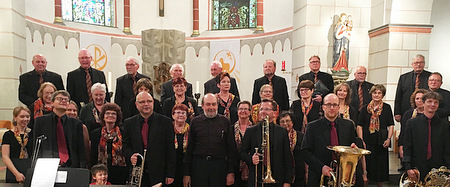 Unter der bewhrten Leitung von Chordirektor Bernhard Kaufmann, der neben der Klavierbegleitung auch die Moderation bernahm, war der Kammerchor Gebhardshainer Land sehr gut auf sein Jubilumskonzert zum 20. Geburtstag vorbereitet. (Foto: Verein)