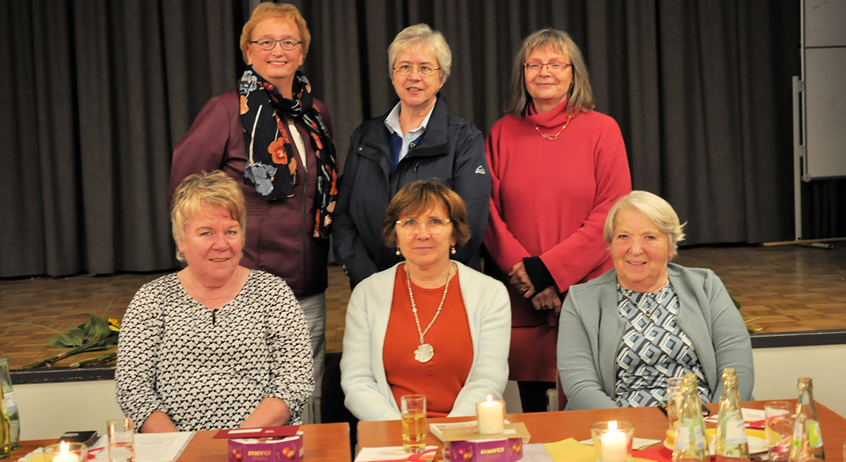 Die kfd-Frauen freuen sich auf die zuknftige Vorstandsarbeit. (Foto: kfd Altenkirchen)