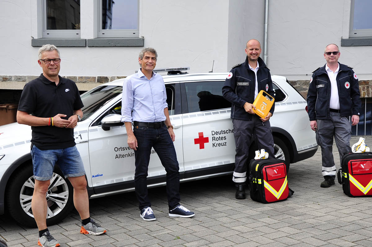 Volker Hammer, Dietmar Henrich, Holger Seelbach und Holger Mies freuen sich ber die neue First Responder Gruppe. (Foto: KK)
