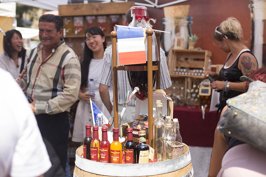 Franzsischer Markt mit vielen Spezialitten