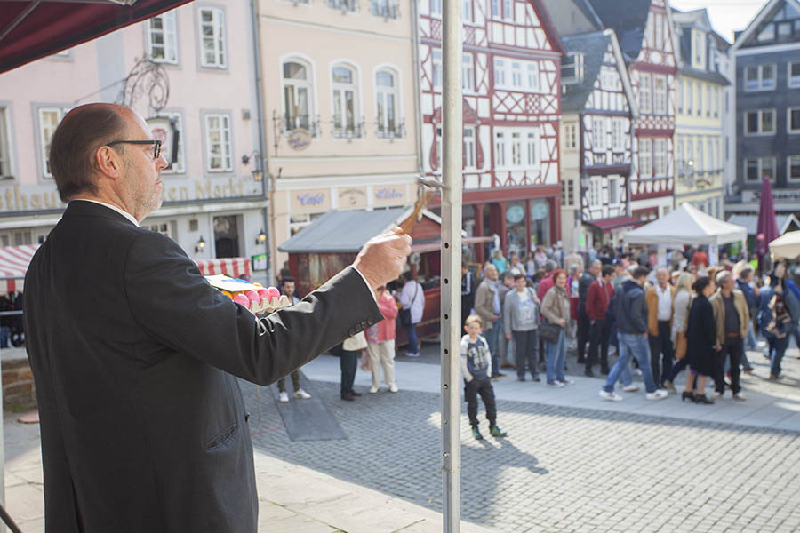 Markt in Hachenburg bei Frhlingswetter